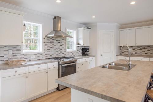 Sunset Shores Home on Wolf Pond - image 4