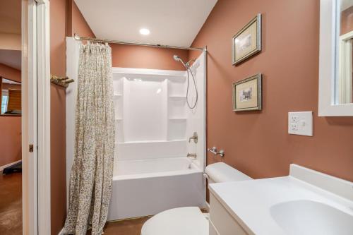 Sunset Shores Home on Wolf Pond - image 11