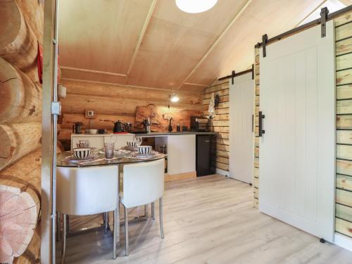 Hotelli välisilme, Owl Valley Cabin in Llansantffraid