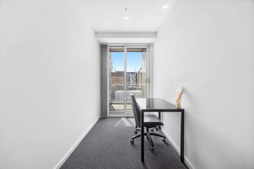 Vision On Morphett 2BR Apartment With Parking - image 2