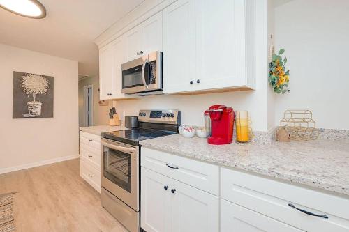 The BeeHive New 4 Bedroom Listing Next to CNU in Deer Park