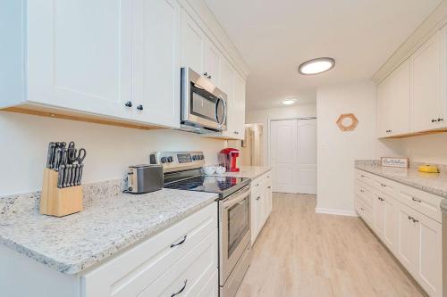 The BeeHive New 4 Bedroom Listing Next to CNU in Deer Park