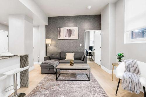 Modern Tulsa Stay Near BOK Balcony Gym Access Pet-Friendly – khách sạn tại Trung tâm Thành phố Tulsa