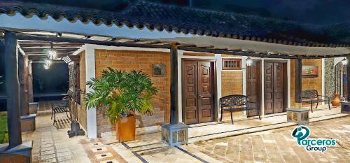 Amplia Hacienda en Morelia, Pereira Por Parceros Group in Oriente