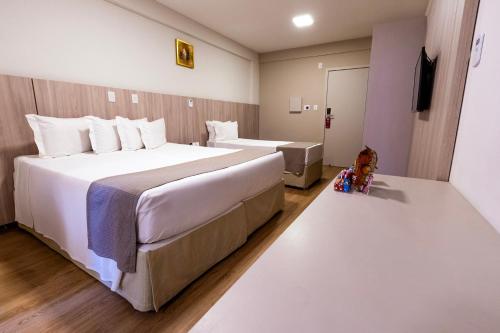 1 double bed, 1 twin bed