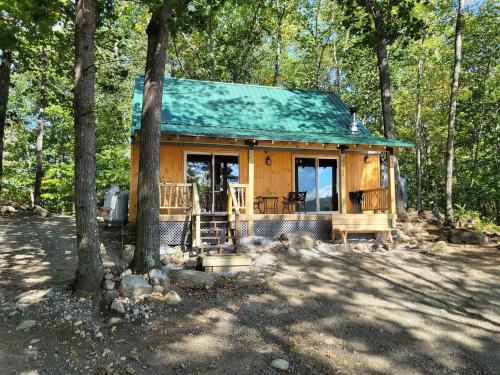 Mill Pond Waterfront Cabin On The Way To Sugarloaf in Farmington (ME)