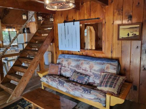 Mill Pond Waterfront Cabin On The Way To Sugarloaf in Farmington (ME)