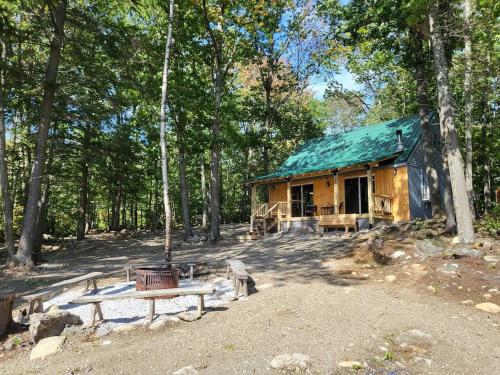 Mill Pond Waterfront Cabin On The Way To Sugarloaf in Farmington (ME)