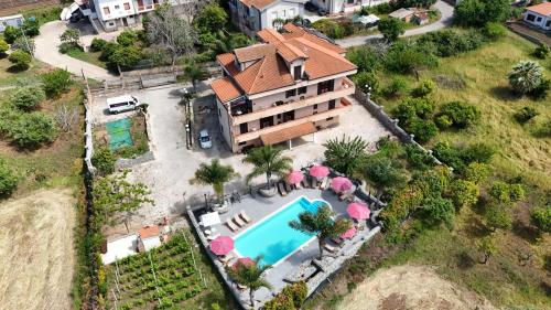 Esclusivo Residence di 6 Appartamenti con Piscina Privata a Capo Vaticano - San Bruno Melia