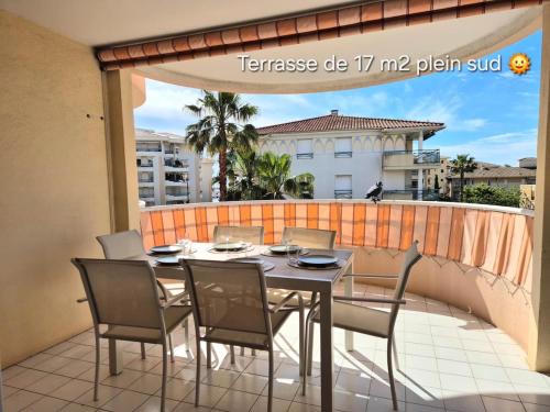 Appartement 2 pièces avec terrasse et garage proche plage et port