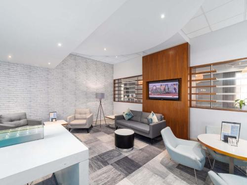 Pub/Lounge, Novotel Southampton Hotel in Southampton