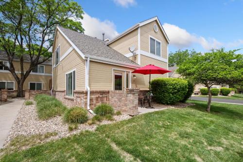 Cowboy Cottage with Garage, Bikes, Near Park and Trails in Sheely Addition