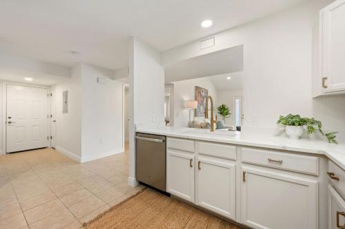Cowboy Cottage with Garage, Bikes, Near Park and Trails in Sheely Addition
