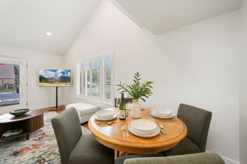 Cowboy Cottage with Garage, Bikes, Near Park and Trails in Sheely Addition