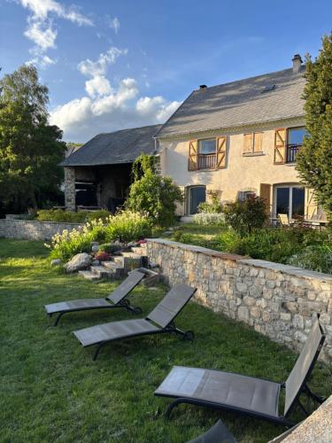 Maison La Chanette, 12 pers, Vue Montagne, Calme, Jardin et Brasero, Proche Lacs et Randonnées (Maison La Chanette, 12 pers, Vue Montagne, Calme, Jardin et Brasero, Proche Lacs et Randonnees) in Saint-Julien-en-Champsaur