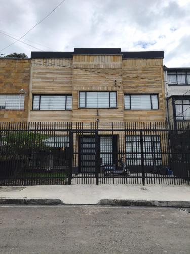 Elegantes apartaestudios cerca al estadio y movistar arena