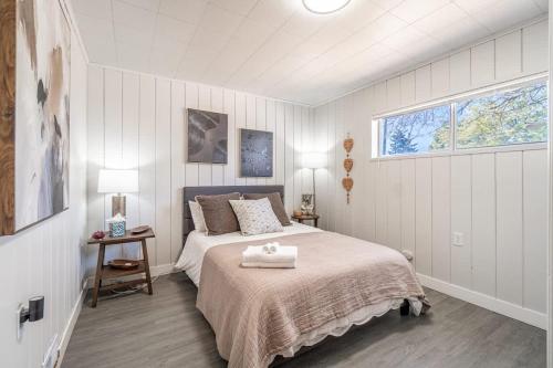 Spacious Pet-Friendly Retreat 4BR Grill 5 Beds - image 8