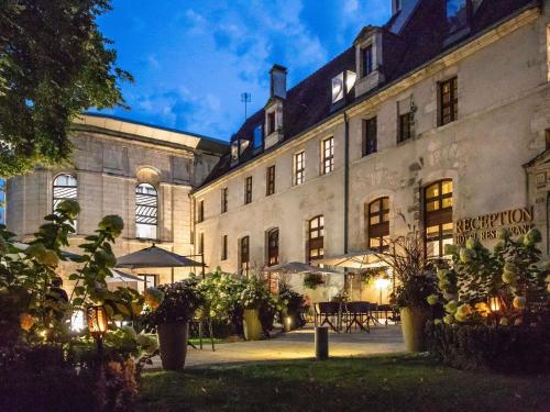 Hotel De Bourbon Grand Hotel Mercure Bourges Hotel de charme Chou