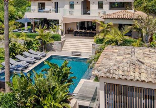 Private Luxury Villa Minutes from the Beach