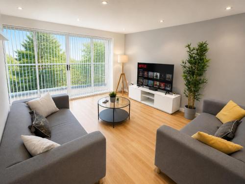 Large 5-bed City Centre Townhouse With Secure Parking - Salford