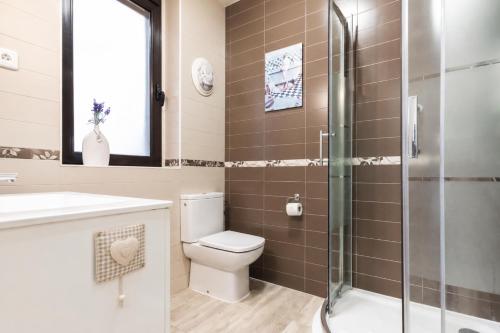 Exclusive Apartment between Old Town & Guggenheim!! Private Parking, Bilbao (foto 8)