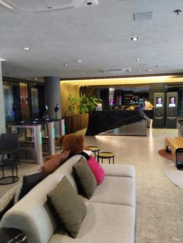Sky Design Alphaville Hotel Residence in バルエリ