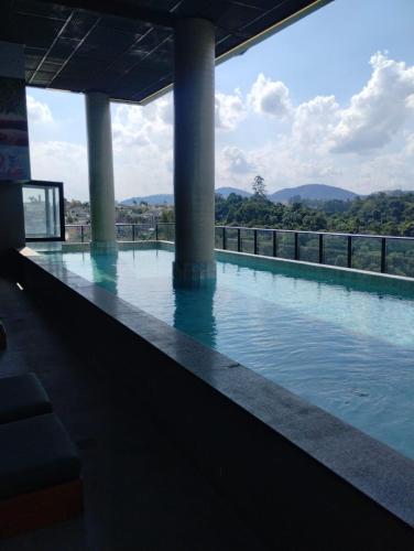 Sky Design Alphaville Hotel Residence in バルエリ