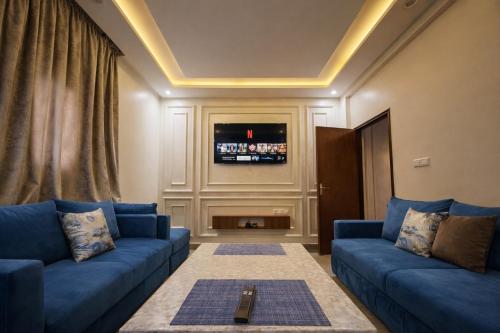 Quiet Central Home Near Beach - High Speed WiFi, Free Parking & Private Entry 1