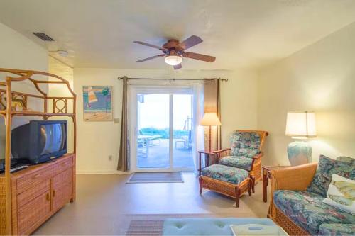 Facilities, 6811 Highway A1A 2 in Melbourne Beach (FL)
