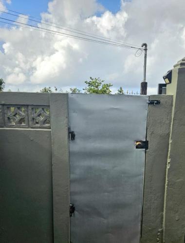 Short Stay Cozy Apartment in Kingstown