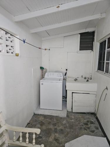 Short Stay Cozy Apartment in Kingstown
