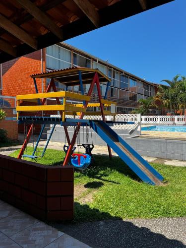 Playground, Duplex com Churrasq e Piscina a 200m da Praia em Ubatuba B27C24 in Praia do Sape