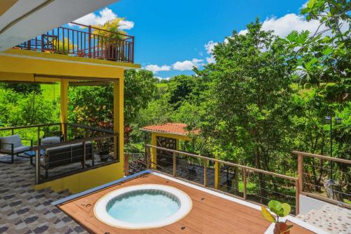 La Casita Amarilla en Utuado, Puerto Rico in Utuado