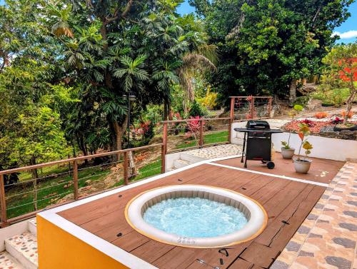 La Casita Amarilla en Utuado, Puerto Rico in Utuado