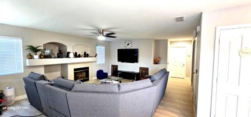Cozy Room & Private Bathroom in Linda (CA)