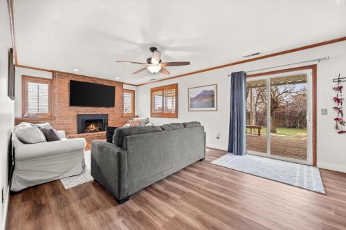 10036 Sandy - main image