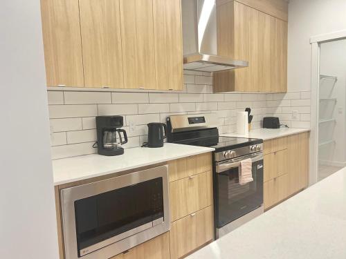 Cozy Edmonton Retreat Near West Edmonton Mall in Acheson (AB)