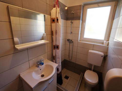 One-Bedroom Apartment image 10