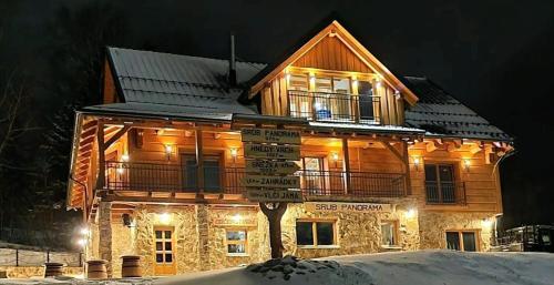 Panorama Lodge in เพค พอด สเนซคู