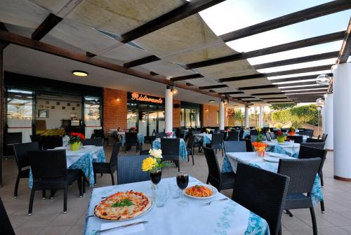 La Cecinella Apartments - image 7