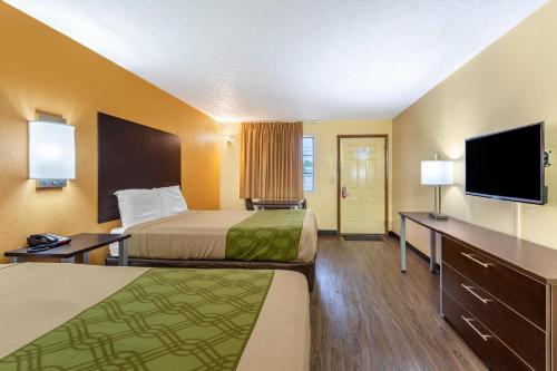Econo Lodge North - image 22