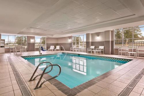 Country Inn & Suites by Radisson Petersburg VA - image 18