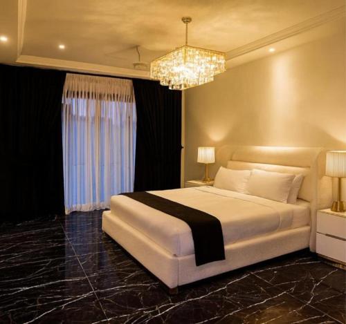 2Bedroom Luxury Stay With 2 2 ACs And Private Parking – khách sạn tại Wapda Town