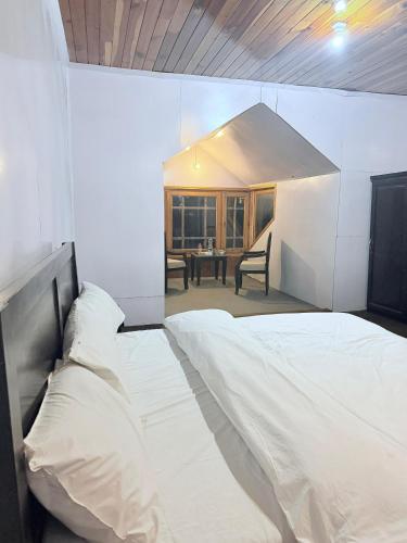 Kehkishan Hotel & Resort Shogran – khách sạn tại Shogran