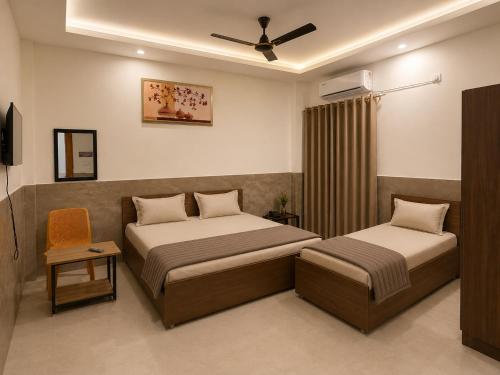 Royal Palm Hotel & Food Court photo 2