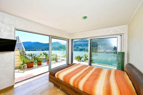 Luxury Lakeview Penthouse – khách sạn tại Collina d'Oro