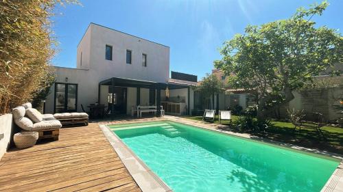 Sea View Villa - Rooftop - Pool - Sea within walking distance - Carro