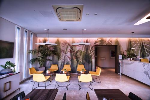 Hotel Kuma 2