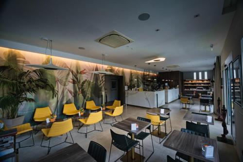 Hotel Kuma 3