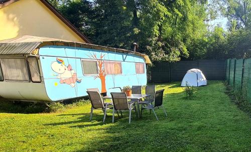 Quiet caravan in nature on Mur cycle path